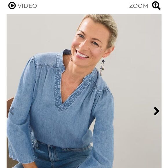 Chicos chambray top with bell sleeve. Size 16/18 - Picture 3 of 11